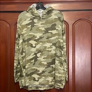 Sonoma Green Camo Color Long Sleeve Soft Maternity Hoodie Size Medium